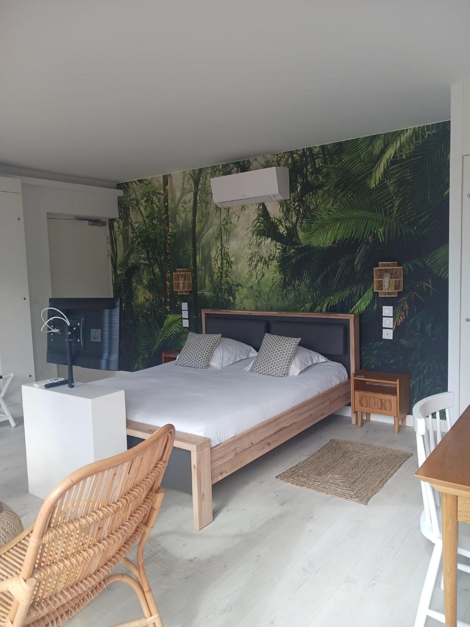 Aracari Hotel Villars-les-Dombes Exterior photo